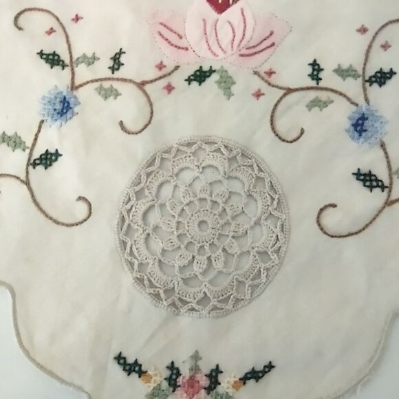 Shafii Vintage Hand Embroidered White Detachable Collar w Lace Circle Inset - Picture 10 of 14